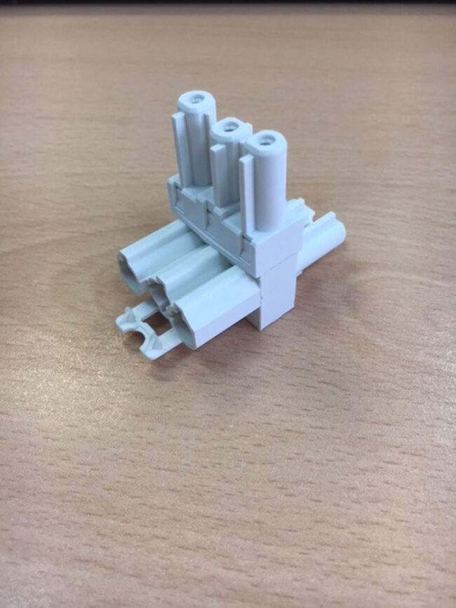 impulse t distribution connector one in two out includes locking clips